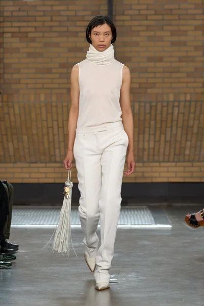Look 23